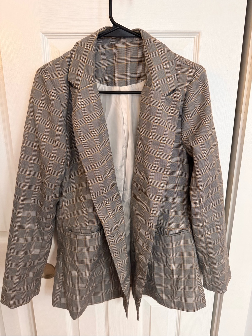 Gray Plaid Women’s Blazer - Classic Checkered Sport Coat